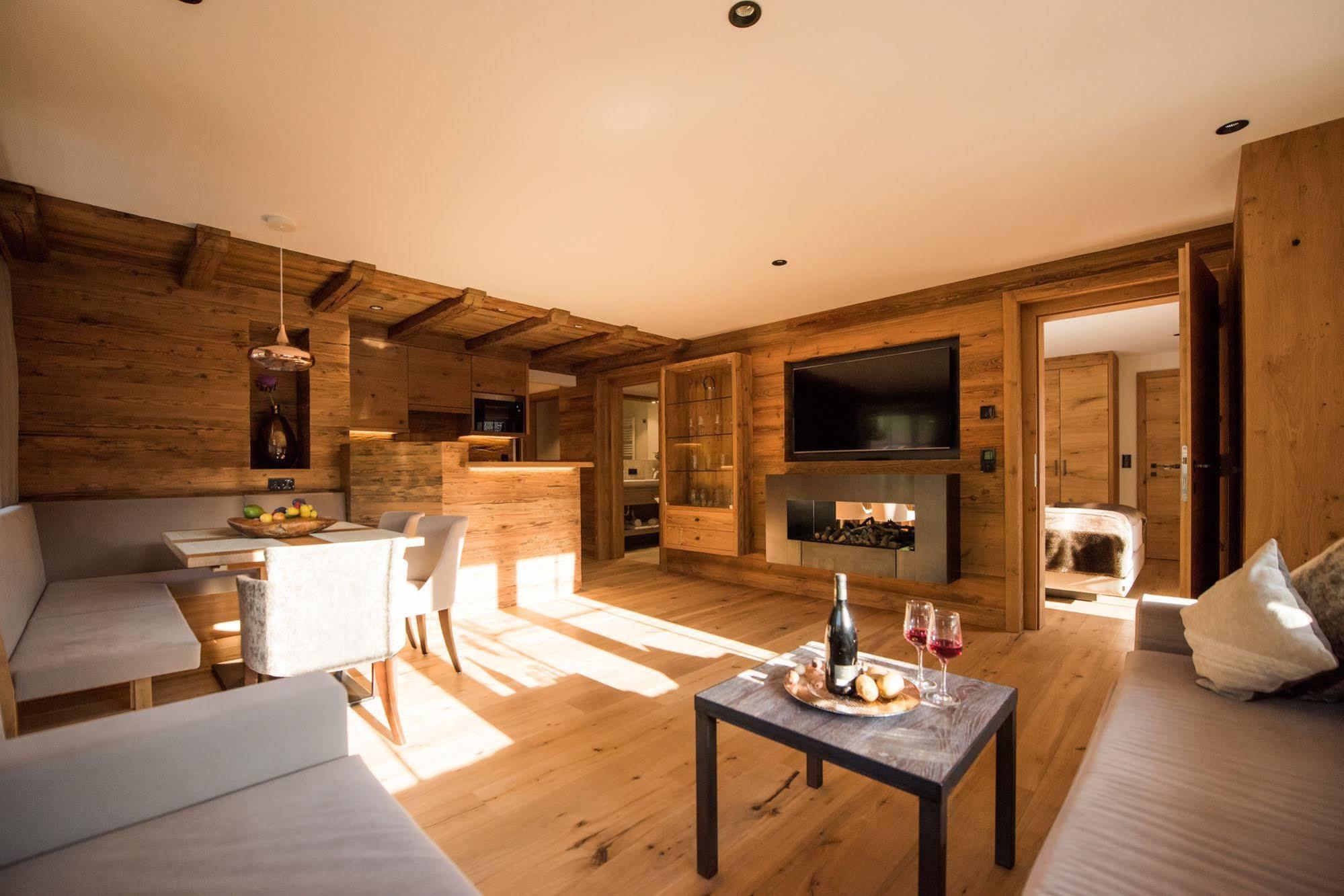 Pepi's Suites - Lechtal Apartments Holzgau Extérieur photo