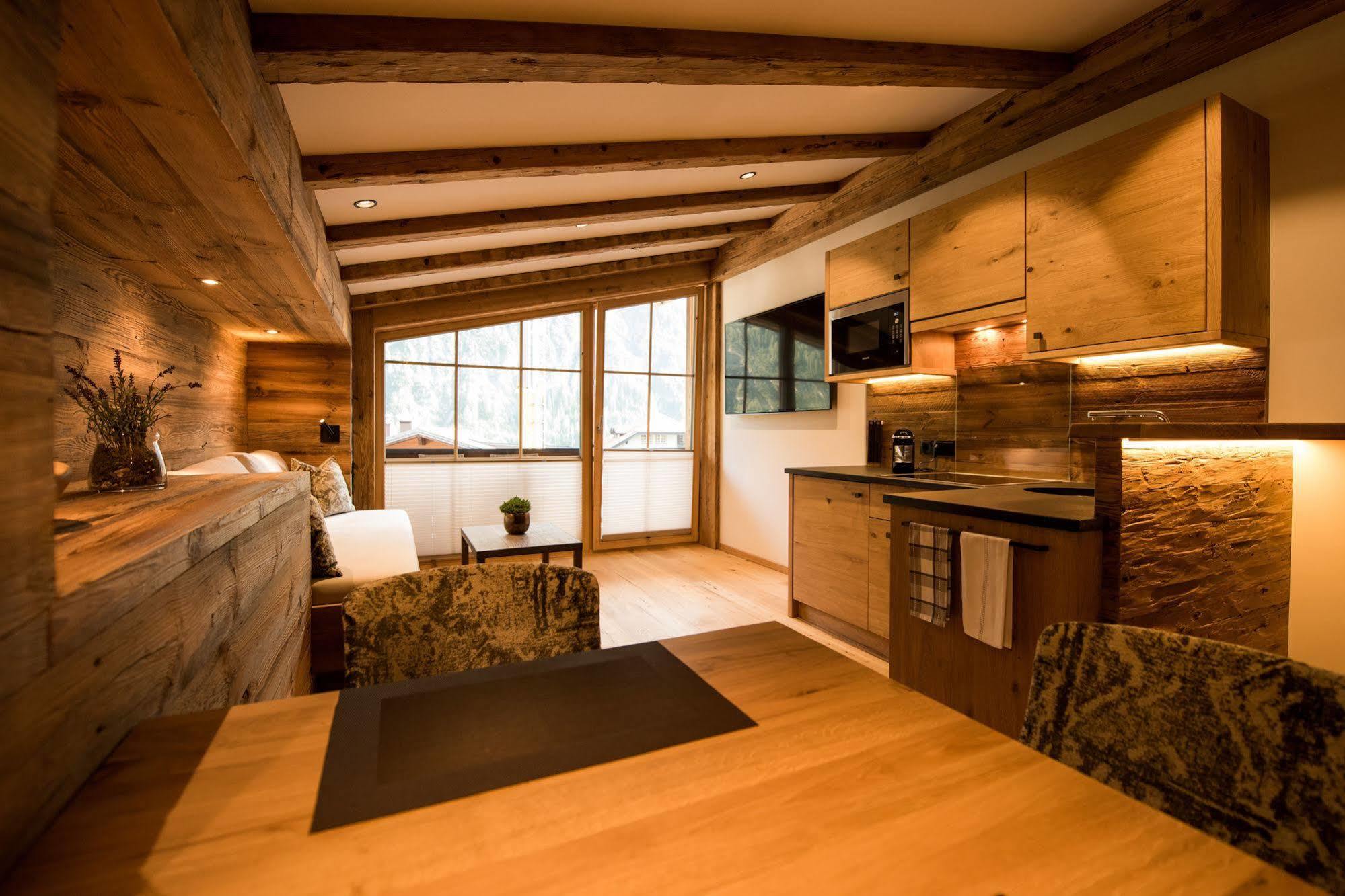 Pepi's Suites - Lechtal Apartments Holzgau Extérieur photo