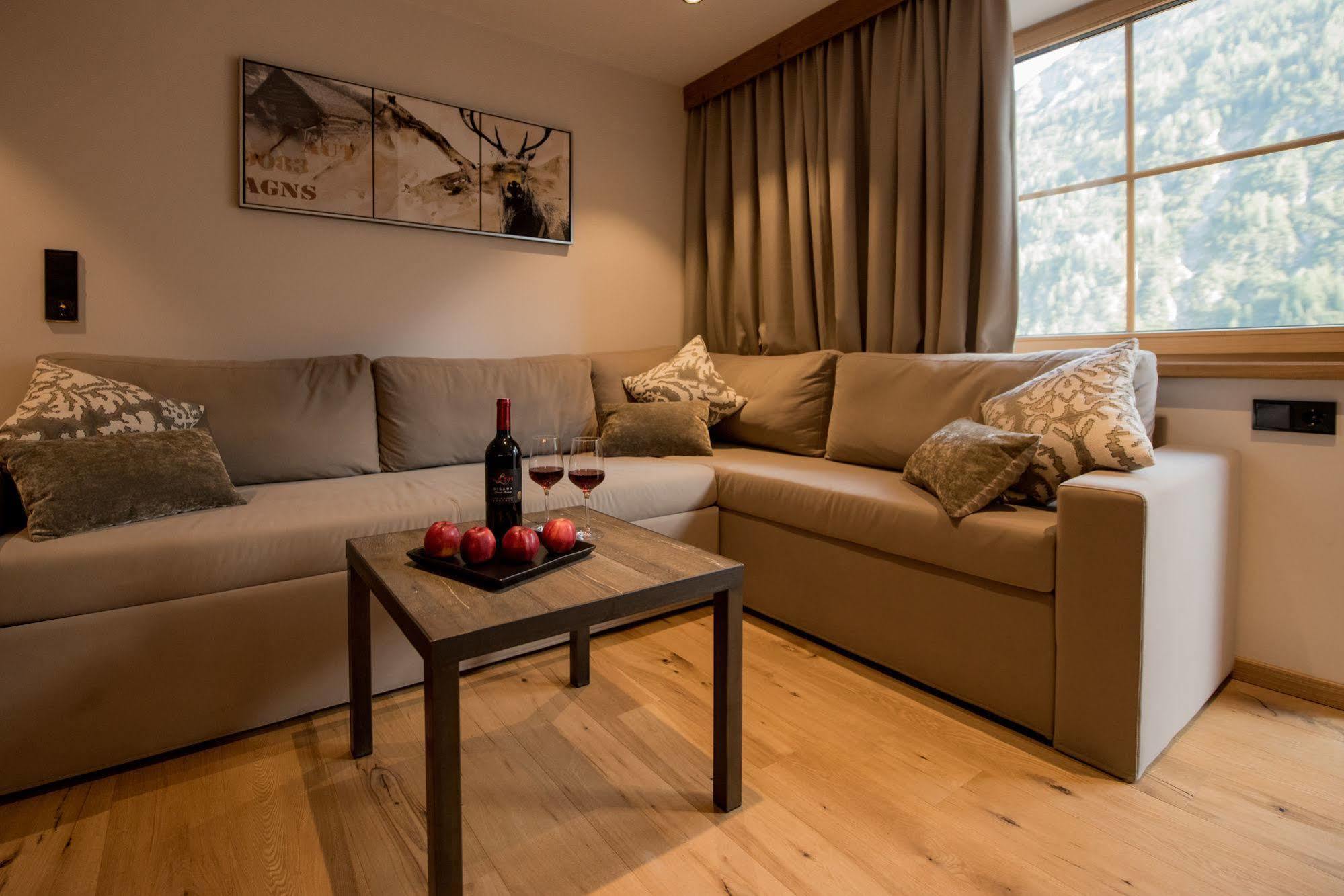 Pepi's Suites - Lechtal Apartments Holzgau Extérieur photo