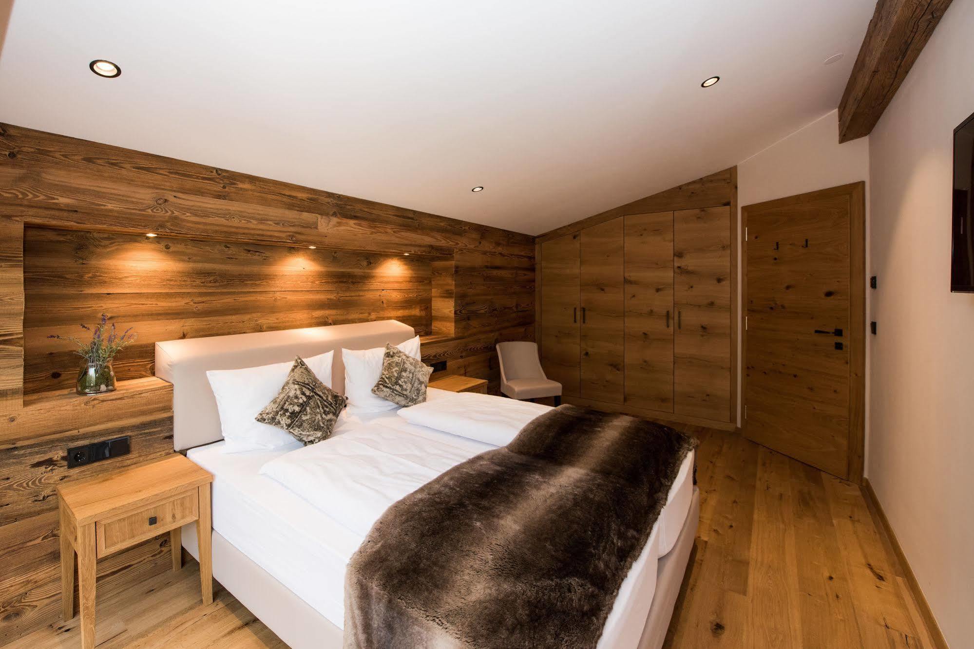 Pepi's Suites - Lechtal Apartments Holzgau Extérieur photo