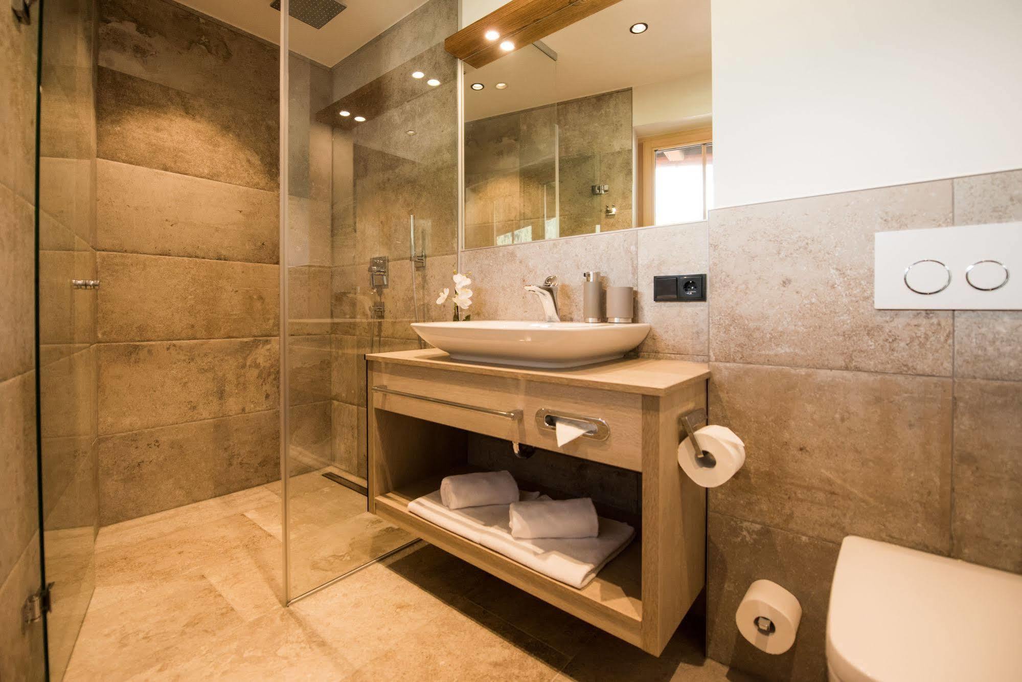 Pepi's Suites - Lechtal Apartments Holzgau Extérieur photo