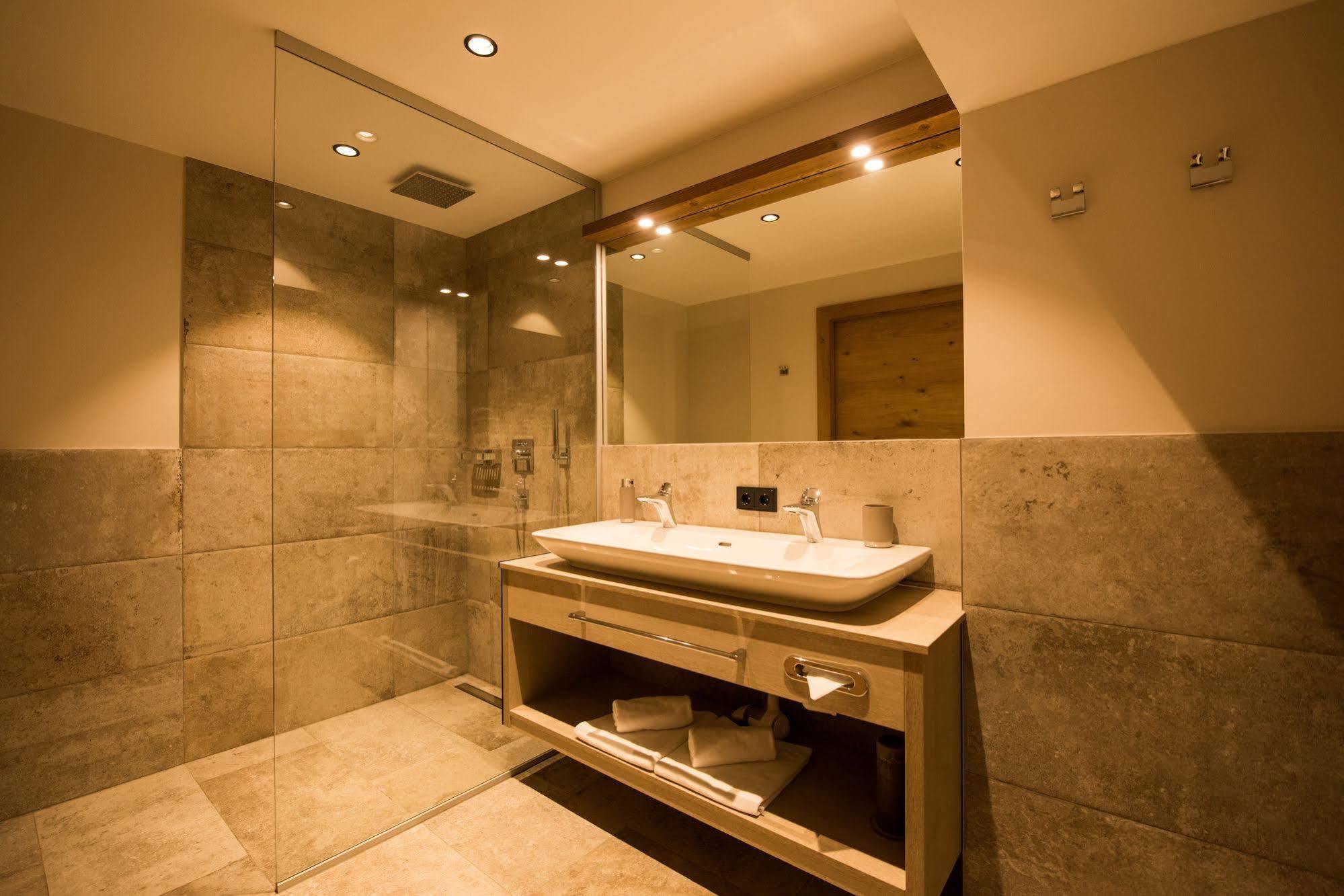 Pepi's Suites - Lechtal Apartments Holzgau Extérieur photo
