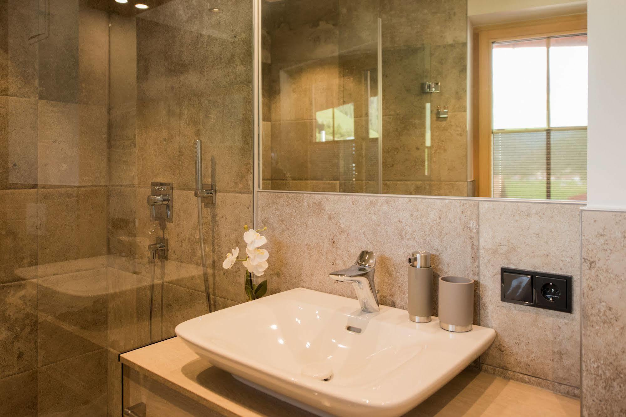 Pepi's Suites - Lechtal Apartments Holzgau Extérieur photo