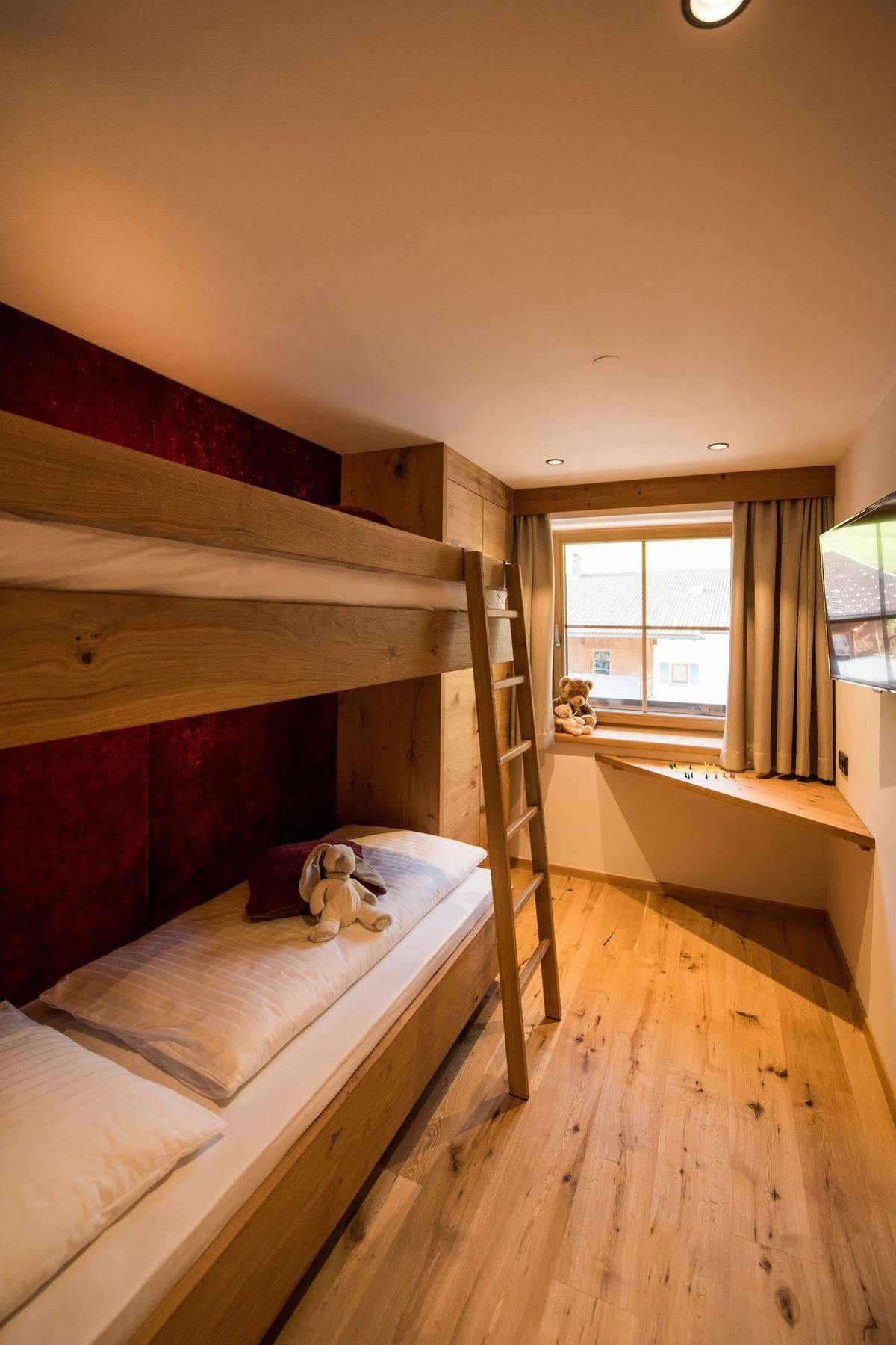 Pepi's Suites - Lechtal Apartments Holzgau Extérieur photo